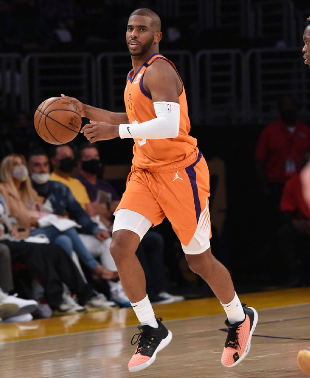 菲尼克斯太阳训练开放日，今夜战术微调引欢呼，欧篮联在即，纪律约束更严格(飞马vs阳光)