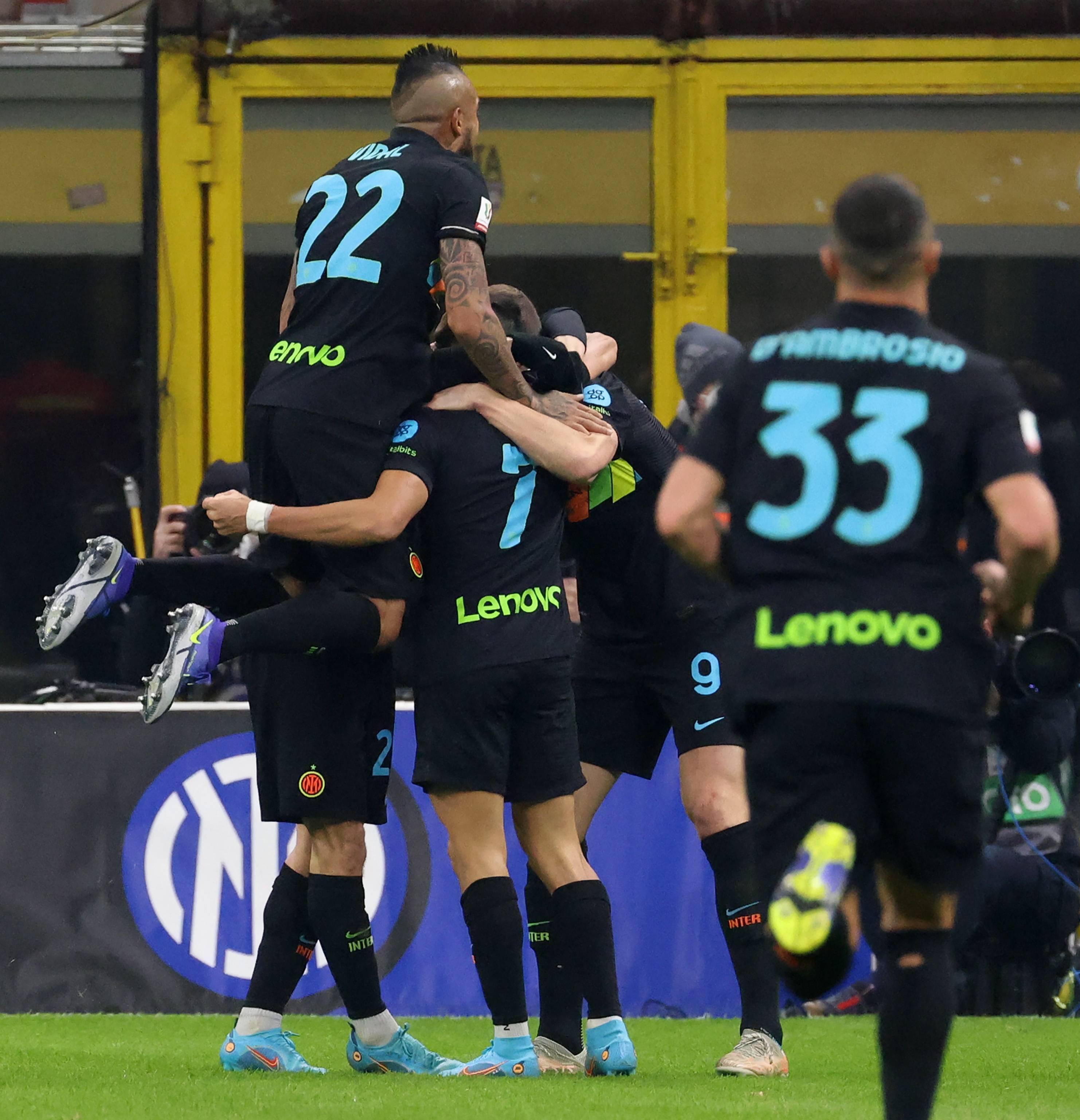 意大利杯赛后再迎强敌；上海久事复出首秀；主帅态度——压力陡增；医务组通报恢复的简单介绍