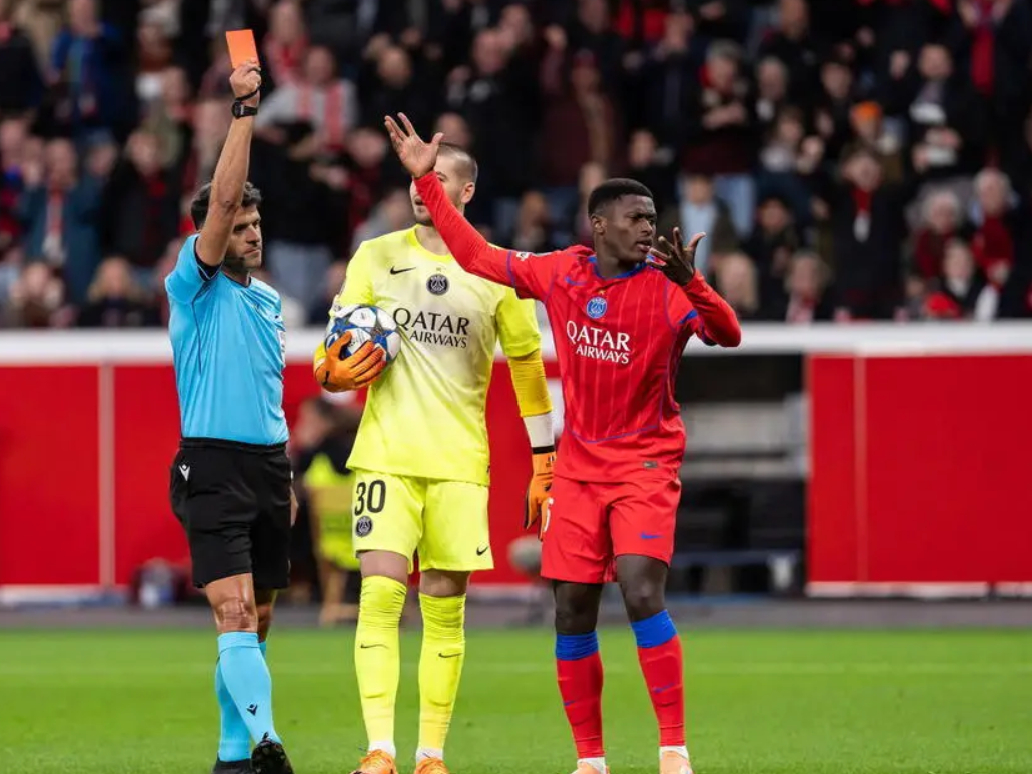 赛地聚焦——中超清晨热度飙升；勒沃库森豪取连胜；气氛紧张；年轻球员得到机会的简单介绍